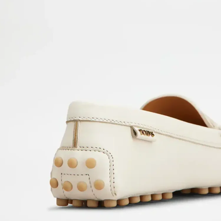 義大利必買精品2. Tod’s 經典豆豆鞋