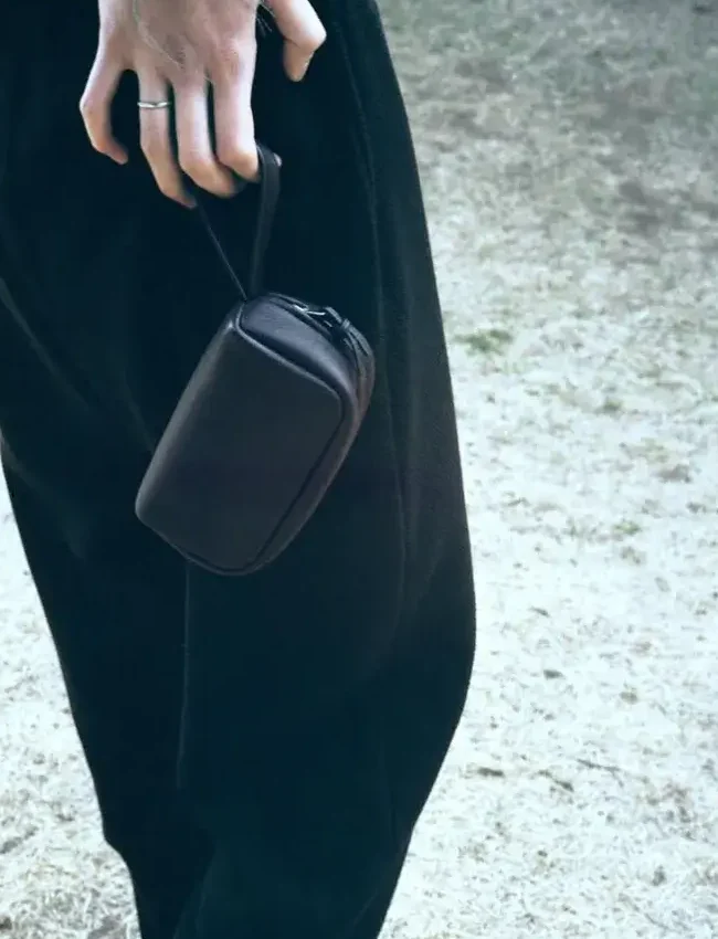 京都必買包包3. Aeta 日本設計師極簡皮革包