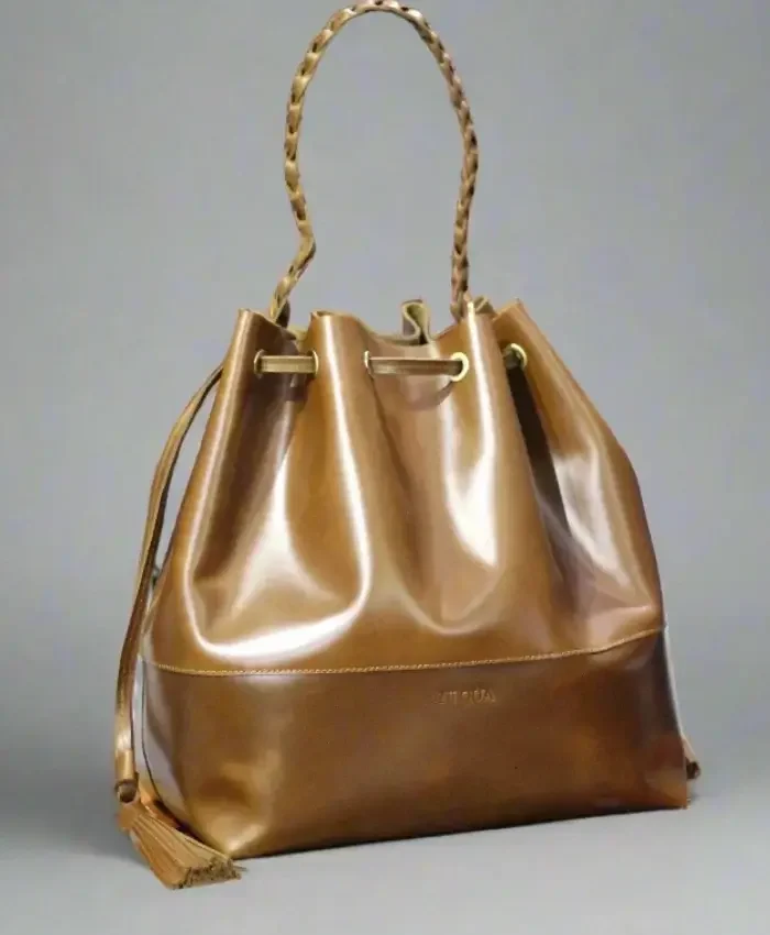 菲律賓必買包包3. NiQUA 真皮包包