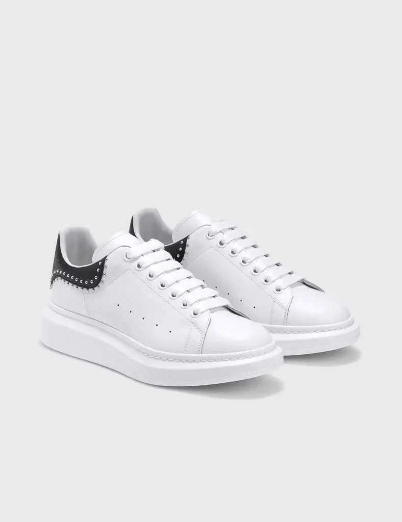 倫敦必買精品3. Alexander McQueen 小白鞋
