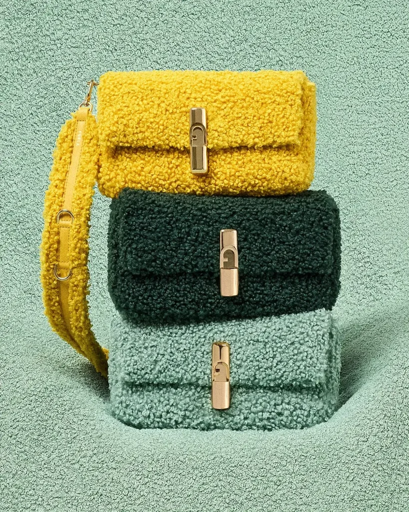 沖繩必買精品7. Furla